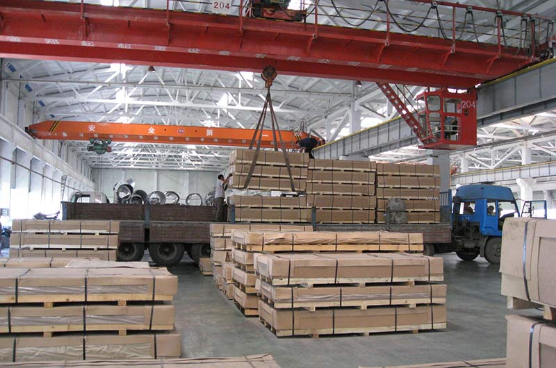 Packaging and delivery of aluminum plate